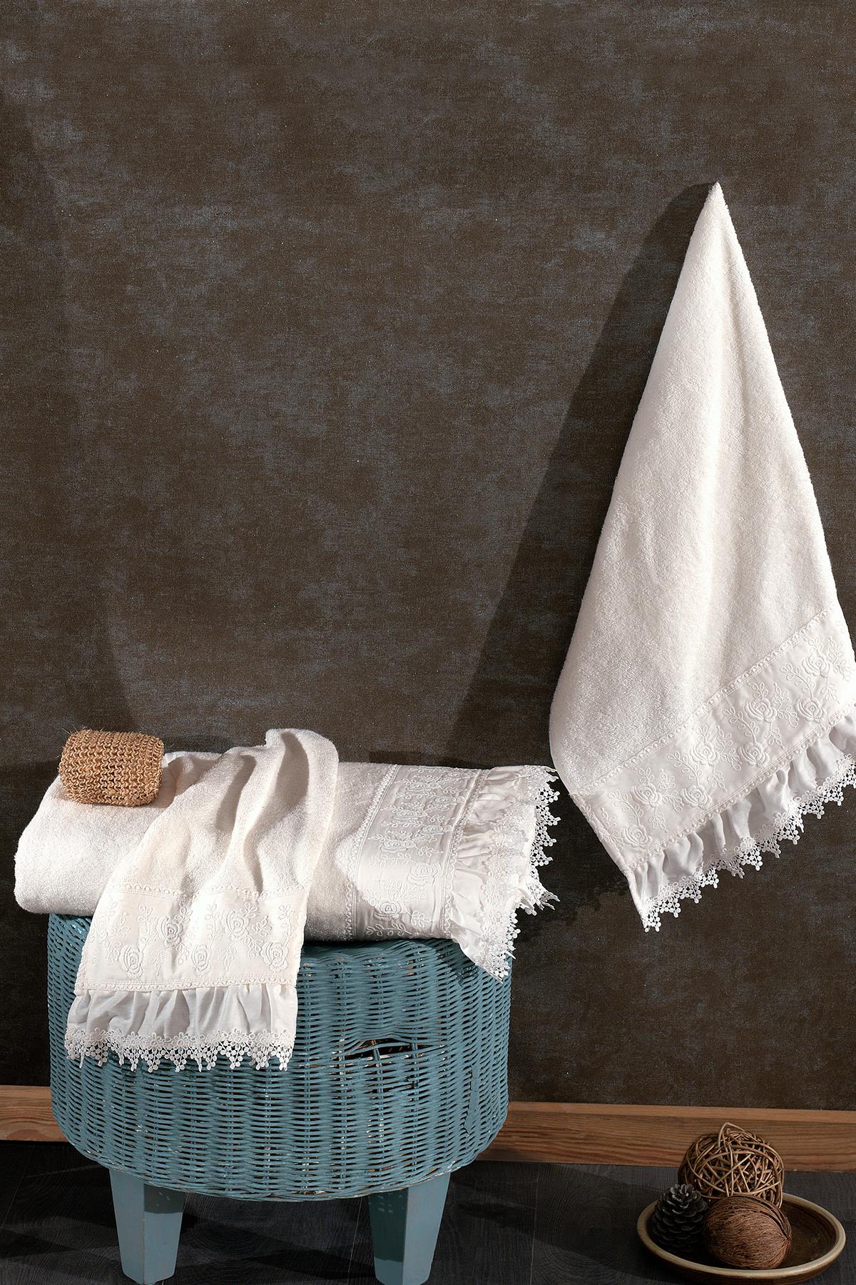 Alina Lace and Embroidered Bath Towel (90 x 150 cm)