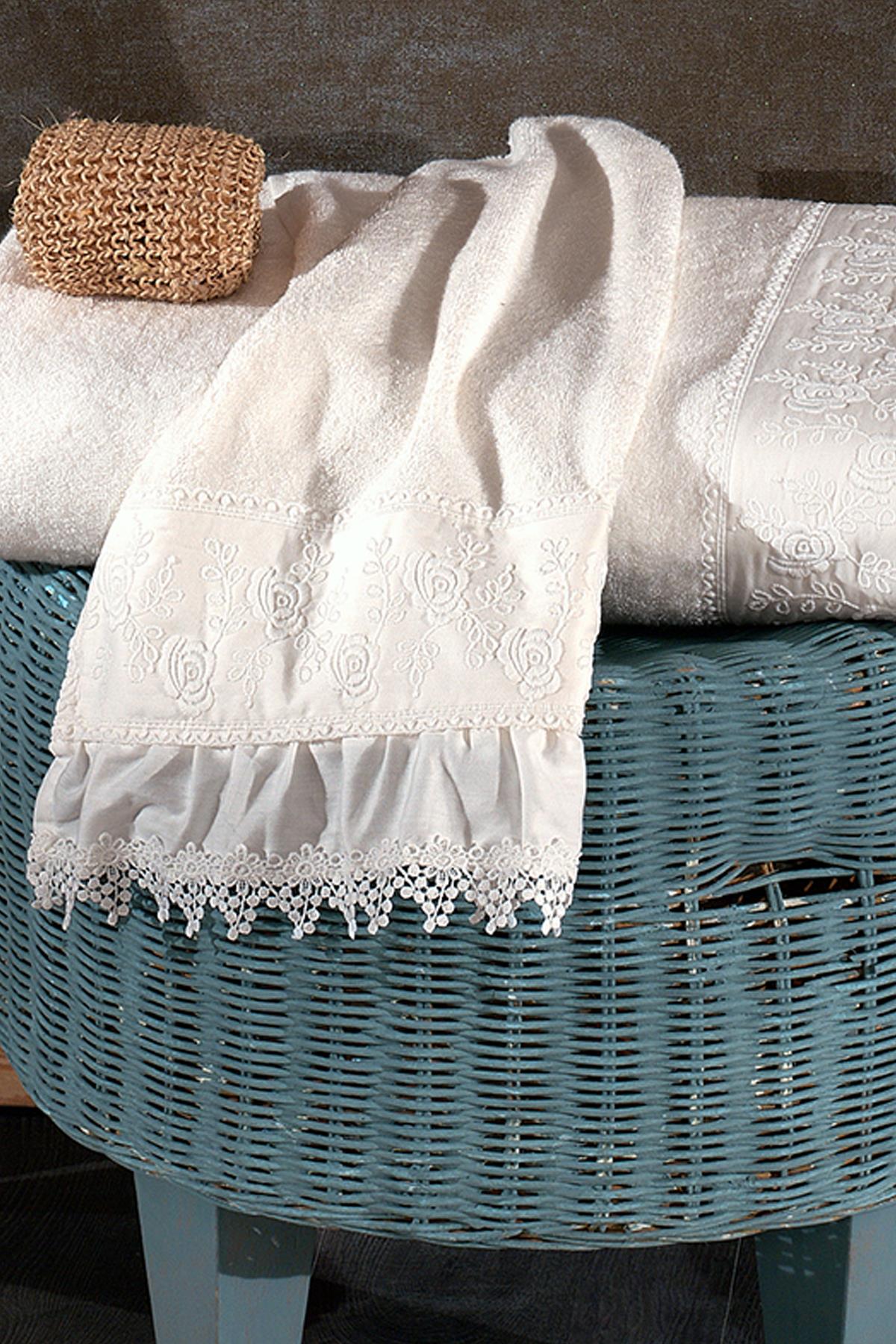 Alina Lace and Embroidered Bath Towel (90 x 150 cm)