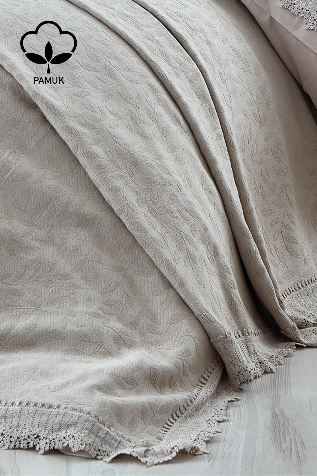 Cadiz Lace Double 7 Piece Duvet Cover + Blanket Set