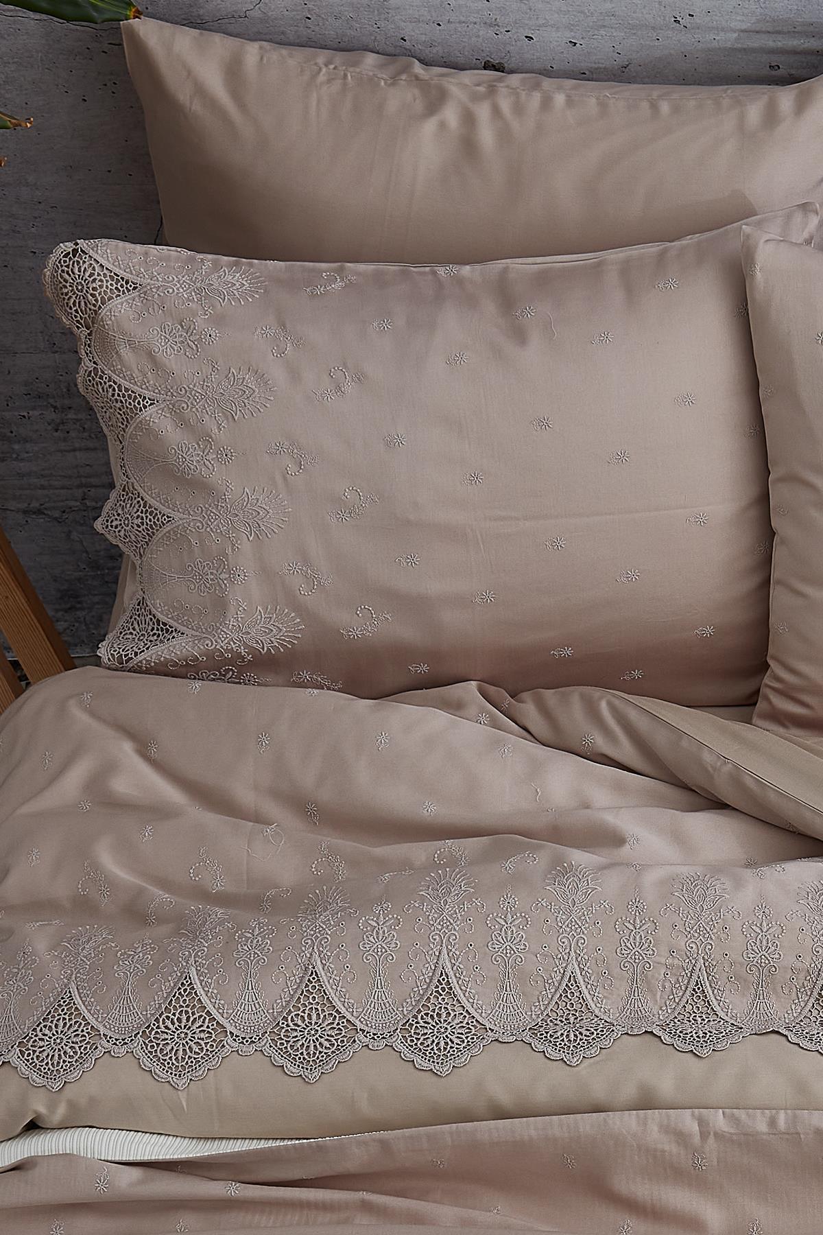 Emma Dantelli Süper King Size 7 Parça Nevresim + Pike Set - Nazik Home - Yuvama Değer!