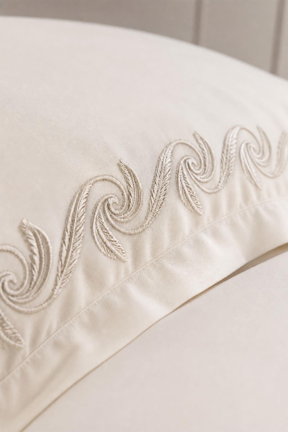 Latina Burgundy Leaf Embroidered Cotton Sateen Double Duvet Cover Set, 6 Pieces