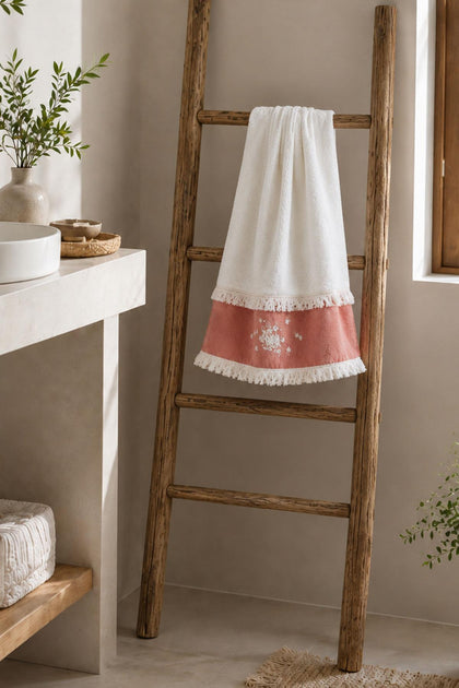 Linea Floral Patterned Towel (30 x 50 cm)