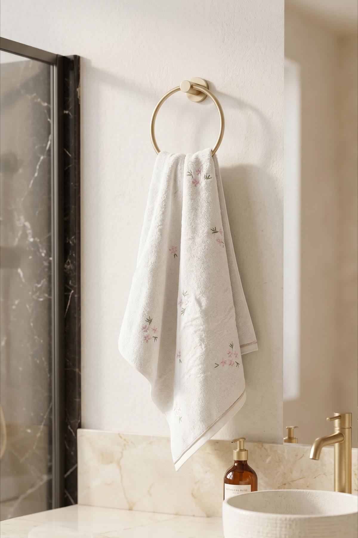 Nadia Daisy Embroidered Face Towel (50 x 90 cm)