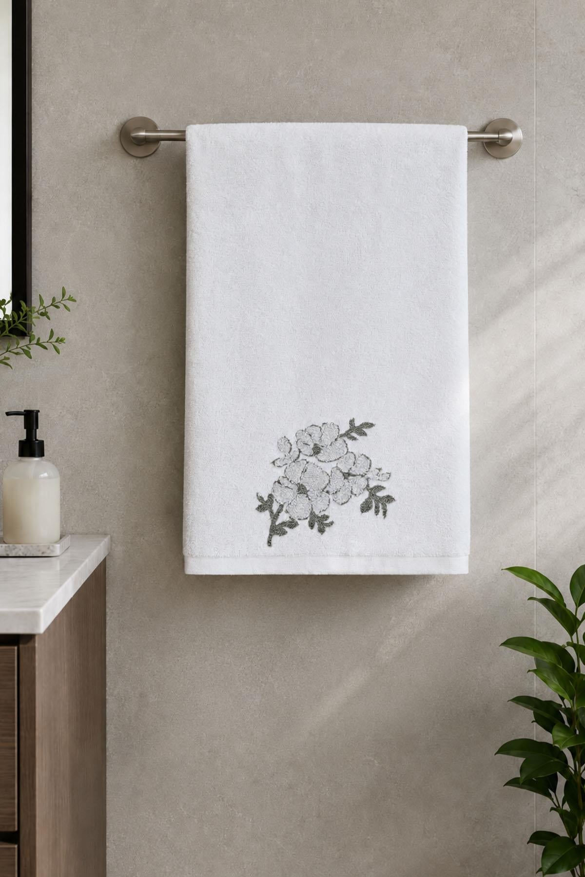 Nella Floral Hand Towel (30 x 50 cm)
