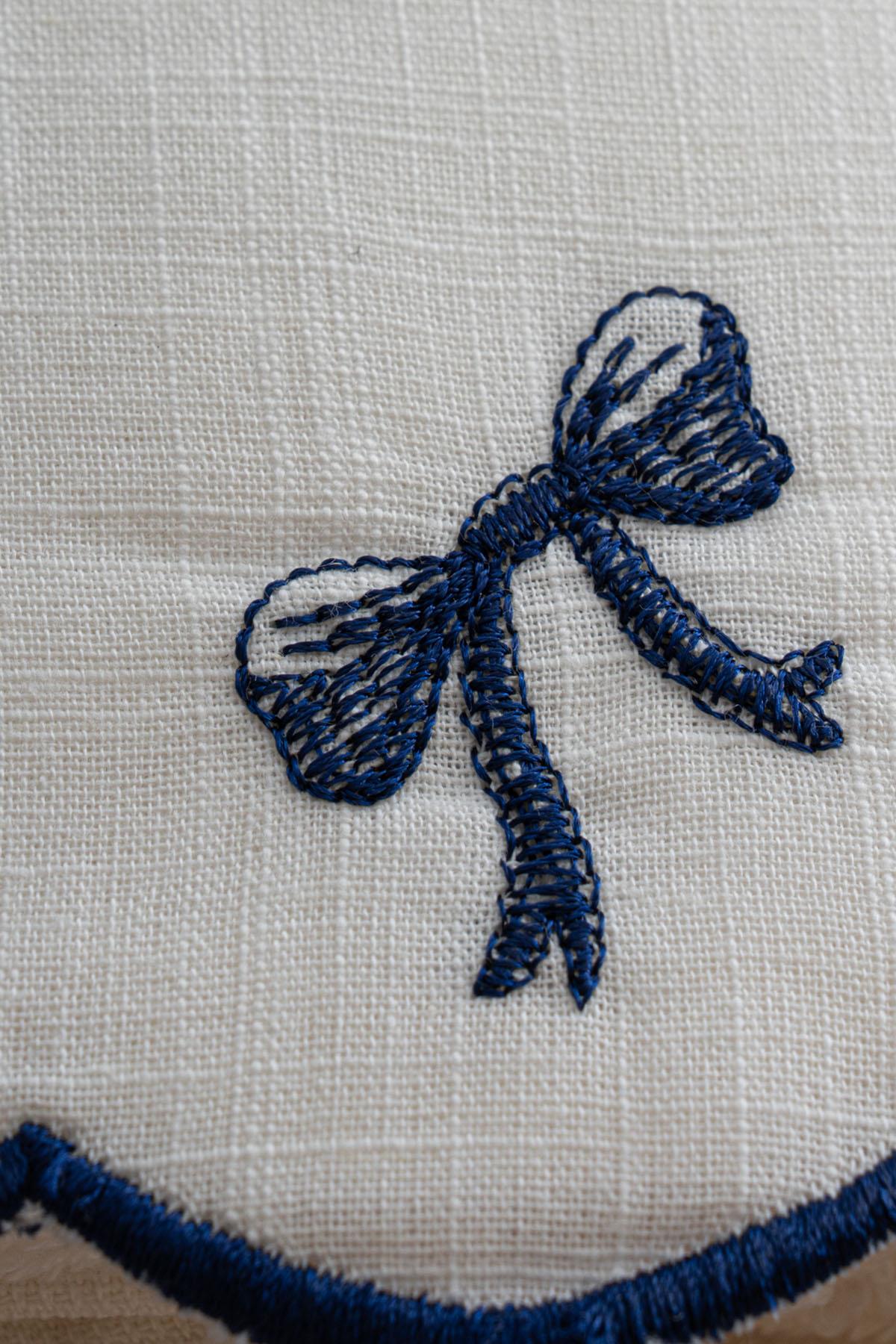 Serena Bow Embroidered Hand Towel (30 x 50 cm)