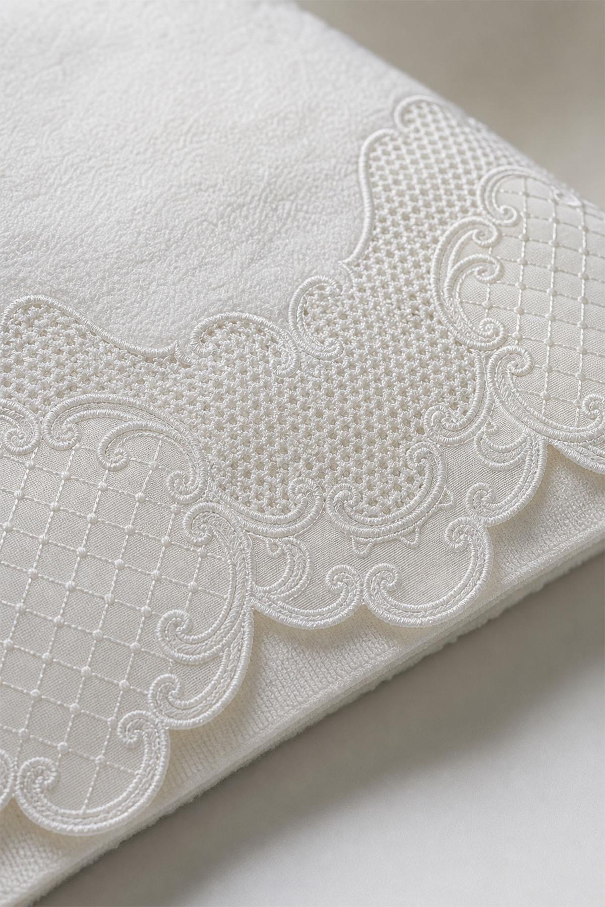 Simena Embroidered Hand Towel (50 x 90 cm)