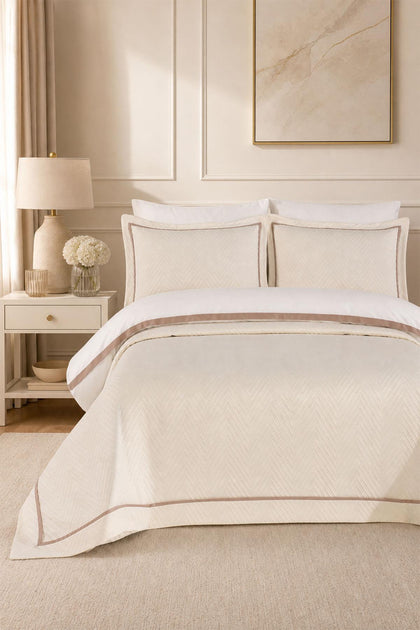 Soreno Striped Detail Double 7-Piece Duvet Cover + Pique Set