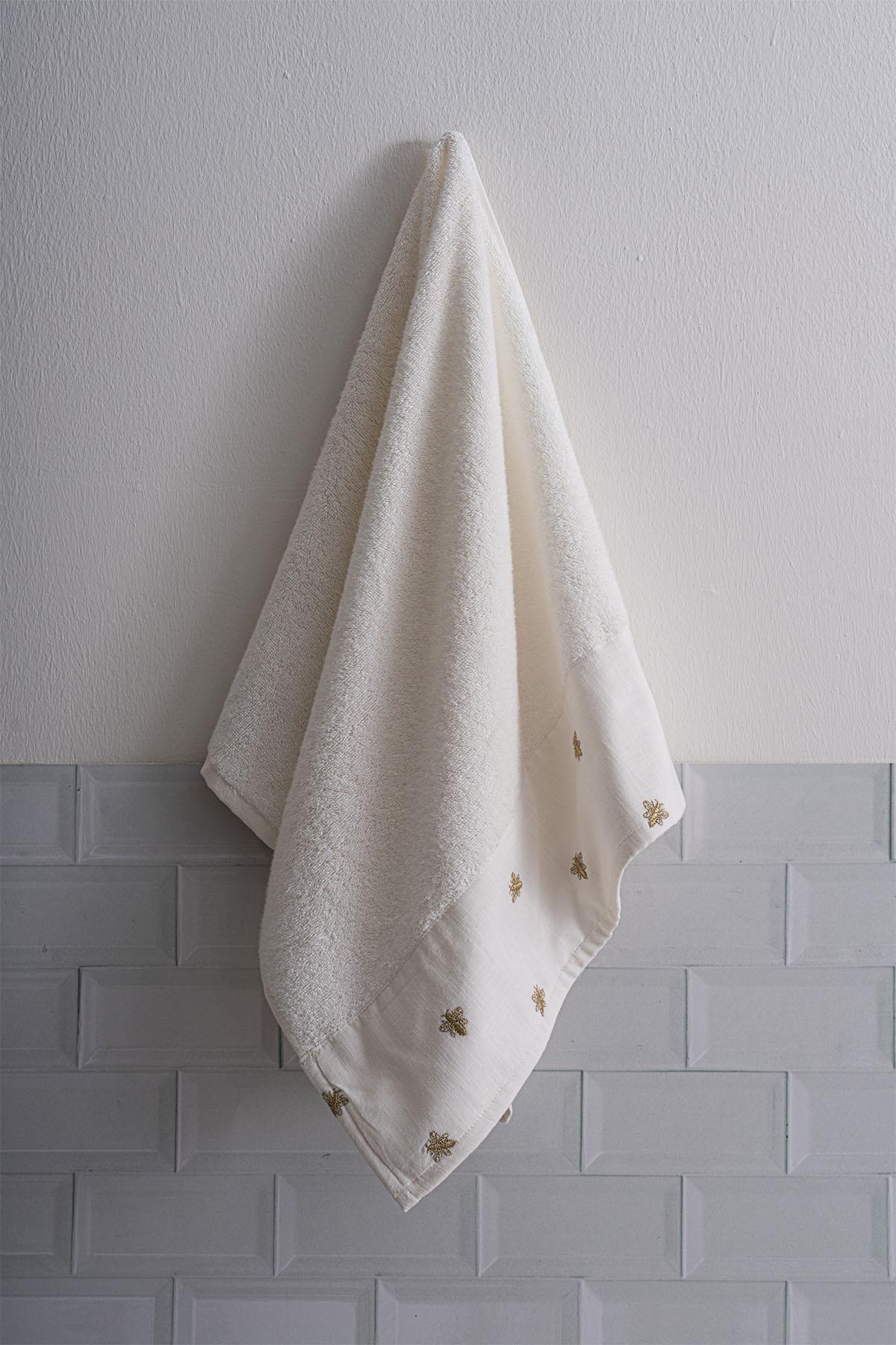 Bee Life Bee Embroidered Hand Towel (30 x 50 cm)