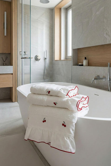 Cherry Embroidered Bath Towel (90 x 150 cm)