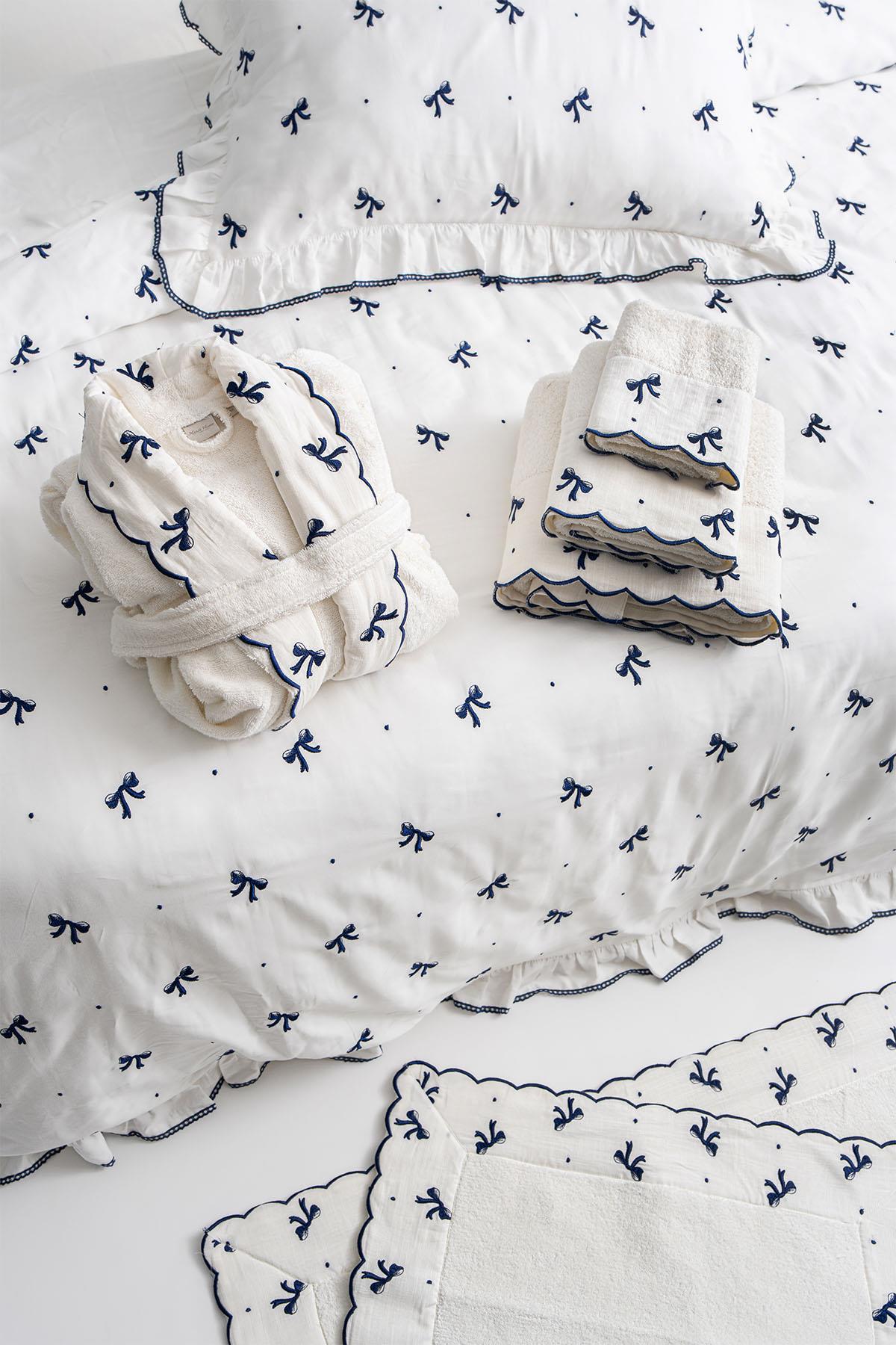 طقم غطاء لحاف مزدوج من 6 قطع من القطن الساتان المطرز بفيونكة سيرينا